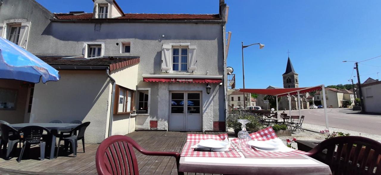 Le Marmagne Hotel Exterior photo